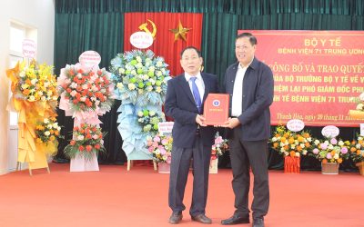 THỨ TRƯỞNG BỘ Y TẾ ĐỖ XUÂN TUYÊN TRAO QUYẾT ĐỊNH BỔ NHIỆM LẠI PHÓ GIÁM ĐỐC BỆNH VIỆN 71 TRUNG ƯƠNG