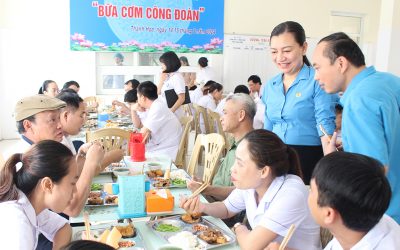 ẤM ÁP BỮA CƠM CÔNG ĐOÀN